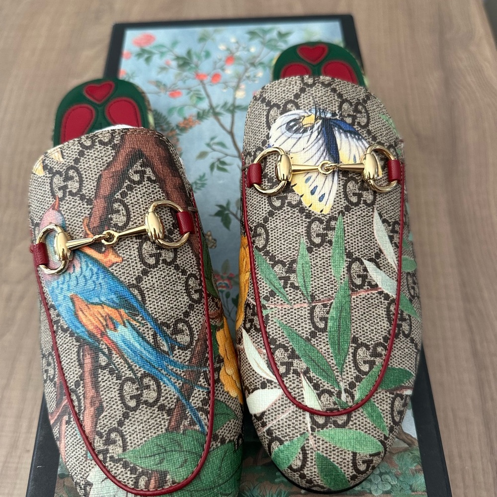 NWOT Gucci GG Supreme Flora Princetown Loafers